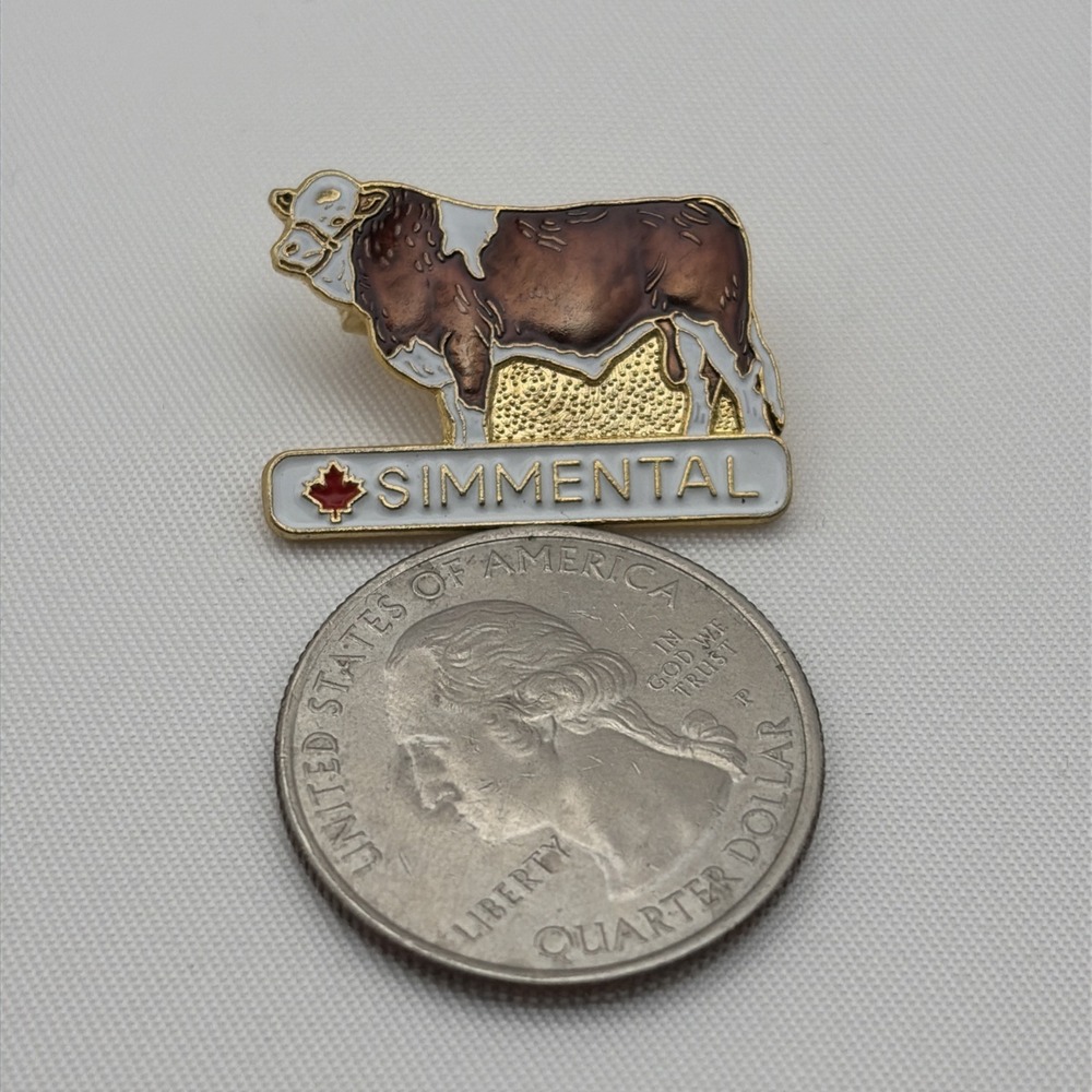 Canada Simmental Cattle Maple Leaf Cow Lapel Hat Pin - Picture 2 of 3